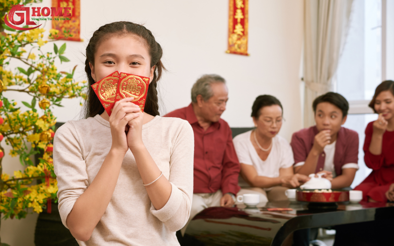 Tuổi hợp xông đất cho chủ nhà